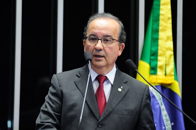“Há muito desencontro de informações”, afirma governador, que acompanha situação dos 19 catarinenses detidos em Brasília