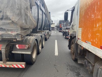 Sobe para 25 os pontos de bloqueio nas rodovias federais que cortam o Estado