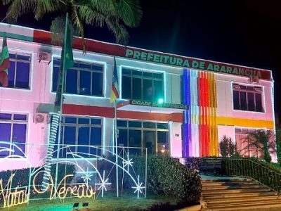 Vândalos depredam decoração de Natal em vários pontos de Araranguá