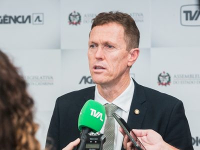 Weber defende as bandeiras do municipalismo e do desenvolvimento econômico