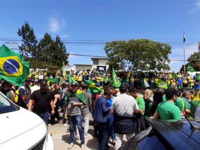 “Intervenção militar”, pedem Bolsonaristas em protesto no Sul do Estado, mas a medida é inconstitucional. Saiba porque