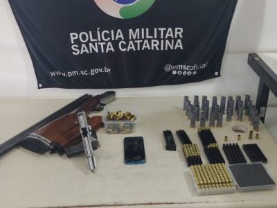 <strong>Polícia Militar apreende drogas, munições e armas no Arroio do Silva</strong>