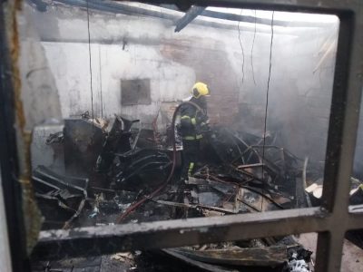 <strong>Incêndio provoca danos a residência no bairro Pinheirinho em Criciúma</strong>