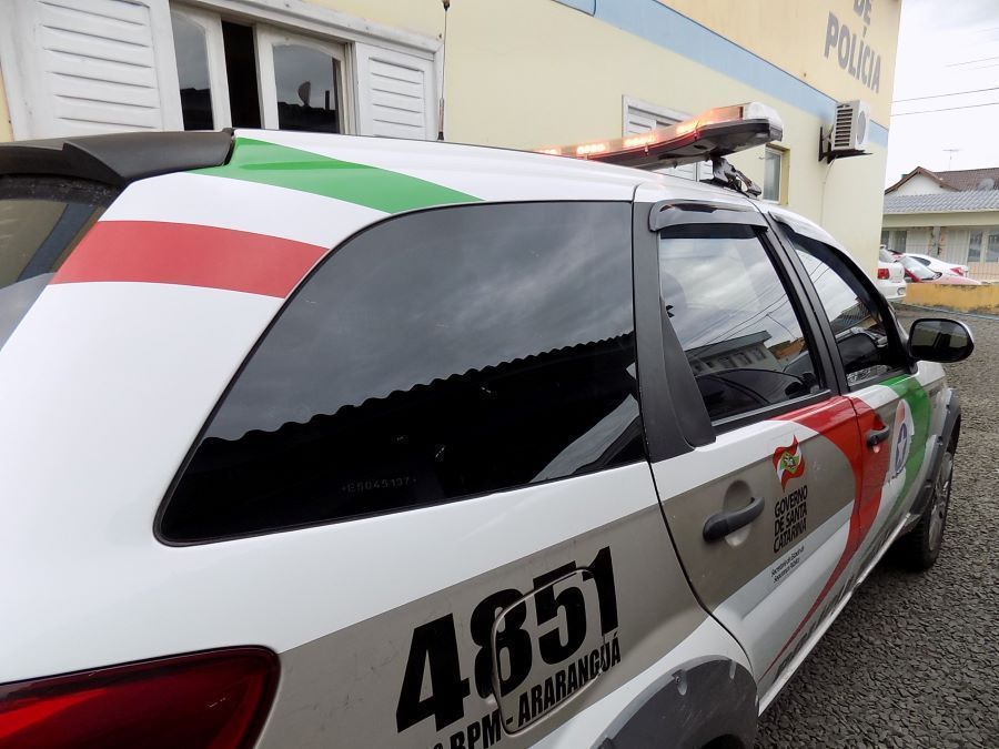 Dupla que furtou farmácia na Cidade Alta é presa pela Polícia Militar