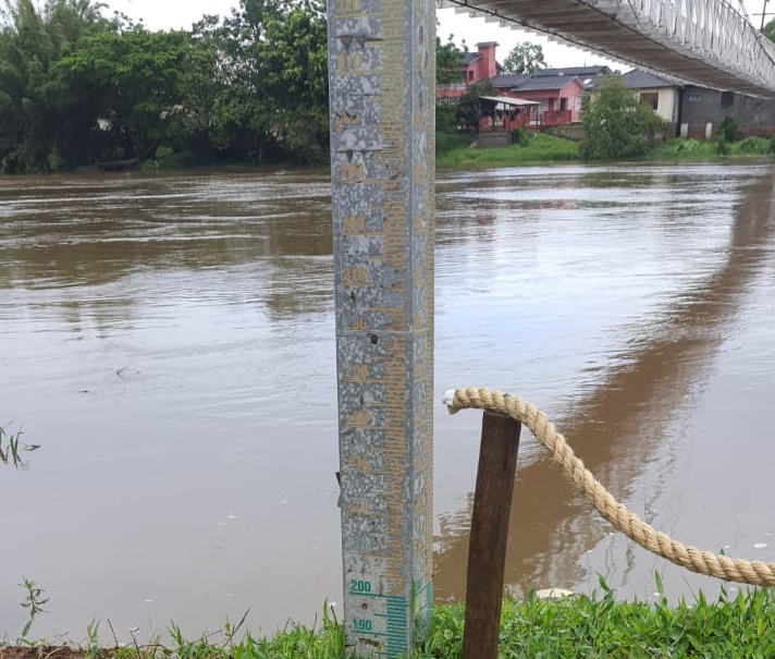 Rio Araranguá está 1,7 metro acima do nível normal