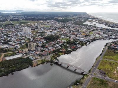 Passo de Torres celebra a chegada do ano novo com shows à beira-mar