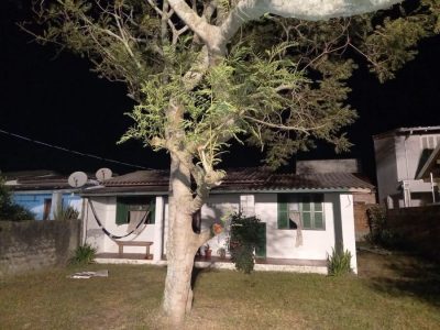 Suspeita de incêndio criminoso em Balneário Gaivota mobiliza bombeiros