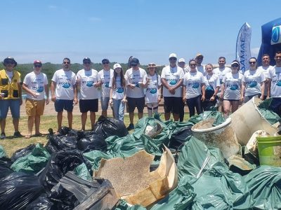 Voluntários recolhem mais de 6 toneladas de lixo nas margens do Rio Araranguá