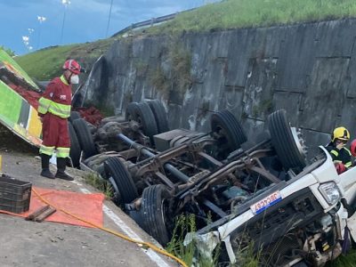 Vídeo mostra momento do acidente que matou caminhoneiro, em São João do Sul