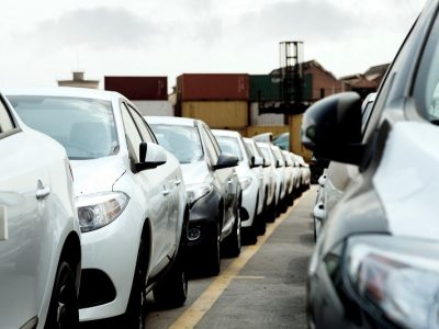 Gasolina e alimentos pressionam, e prévia da inflação sobe para 0,89%