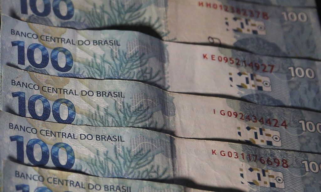 Governo avalia aumentar teto do MEI para R$ 140 mil, diz ministro