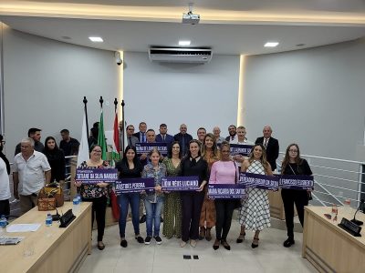 Câmara presta homenagens e nomeia 12 ruas