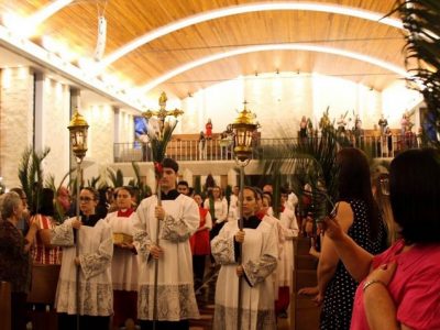 Padre Daniel Zilli divulga, em entrevista à Rádio Araranguá, as festividades da Páscoa