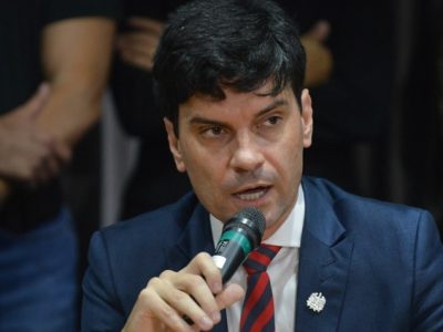 Delegado Ulisses Gabriel denuncia ataque criminoso com exposição de familiares