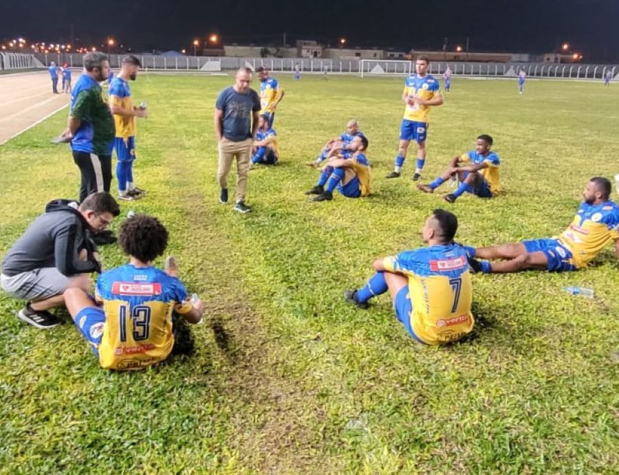 AEC entra em campo neste sábado pela segunda partida do regional da LARM -  Rádio Araranguá