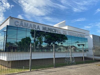 “Apresente um requerimento renunciando ao mandato”, responde Paulinho a Jorge Ghiraldo em sessão acalorada na Câmara de Vereadores de Araranguá (VÍDEO)