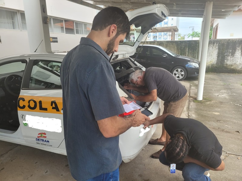 Em Araranguá, Corregedoria Estadual do Detran fiscaliza veículos dos CFCs de toda a região