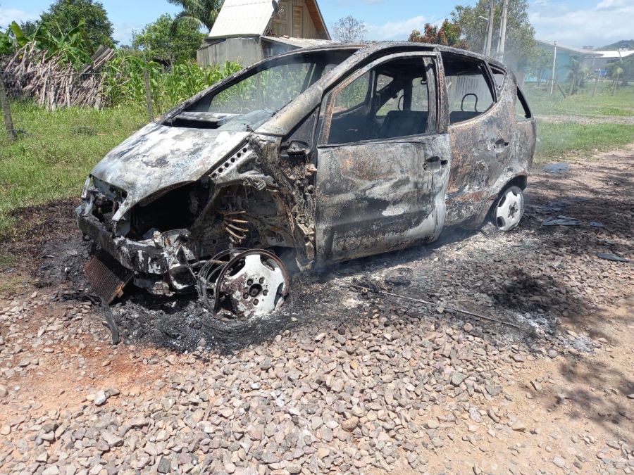 Incêndio consome automóvel em Santa Rosa do Sul
