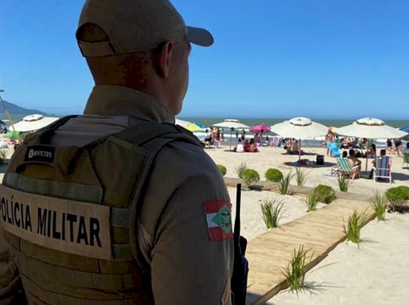 Chegada dos turistas: Polícia Militar reforça segurança nas praias do Extremo Sul Catarinense