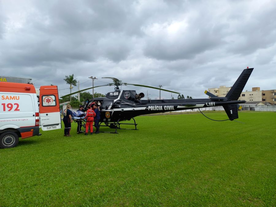 Serviço aeromédico transfere mulher com suspeita de AVC de Sombrio para hospital de Criciúma
