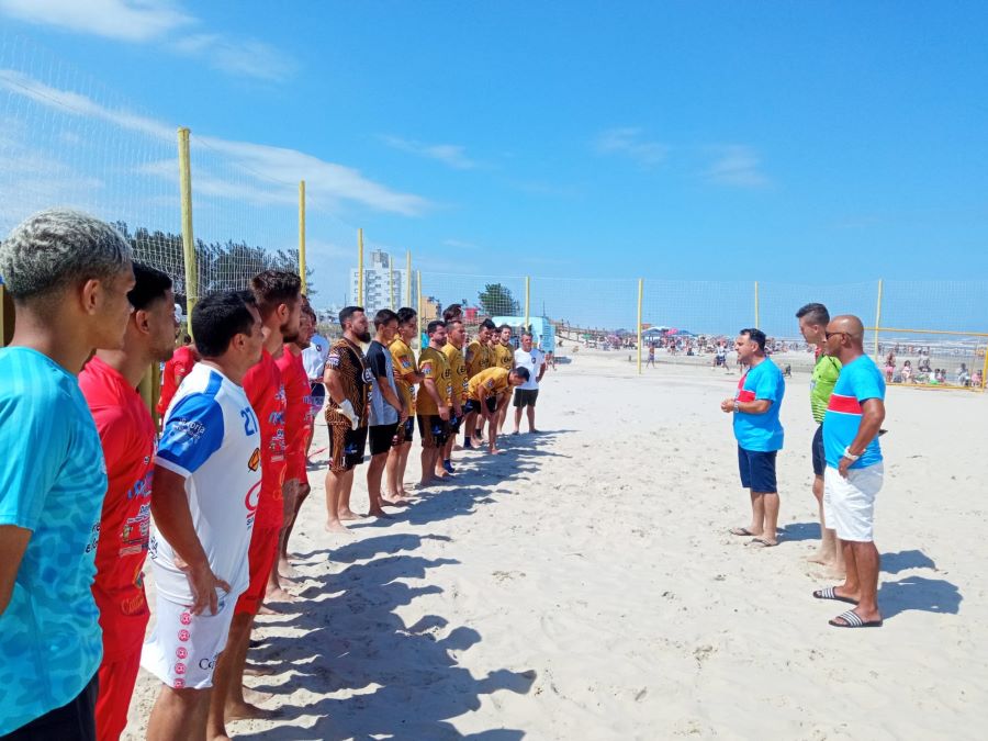 Campeonatos Praianos de Futsal e Futebol de Areia com arenas lotadas, bons jogos e muitos gols