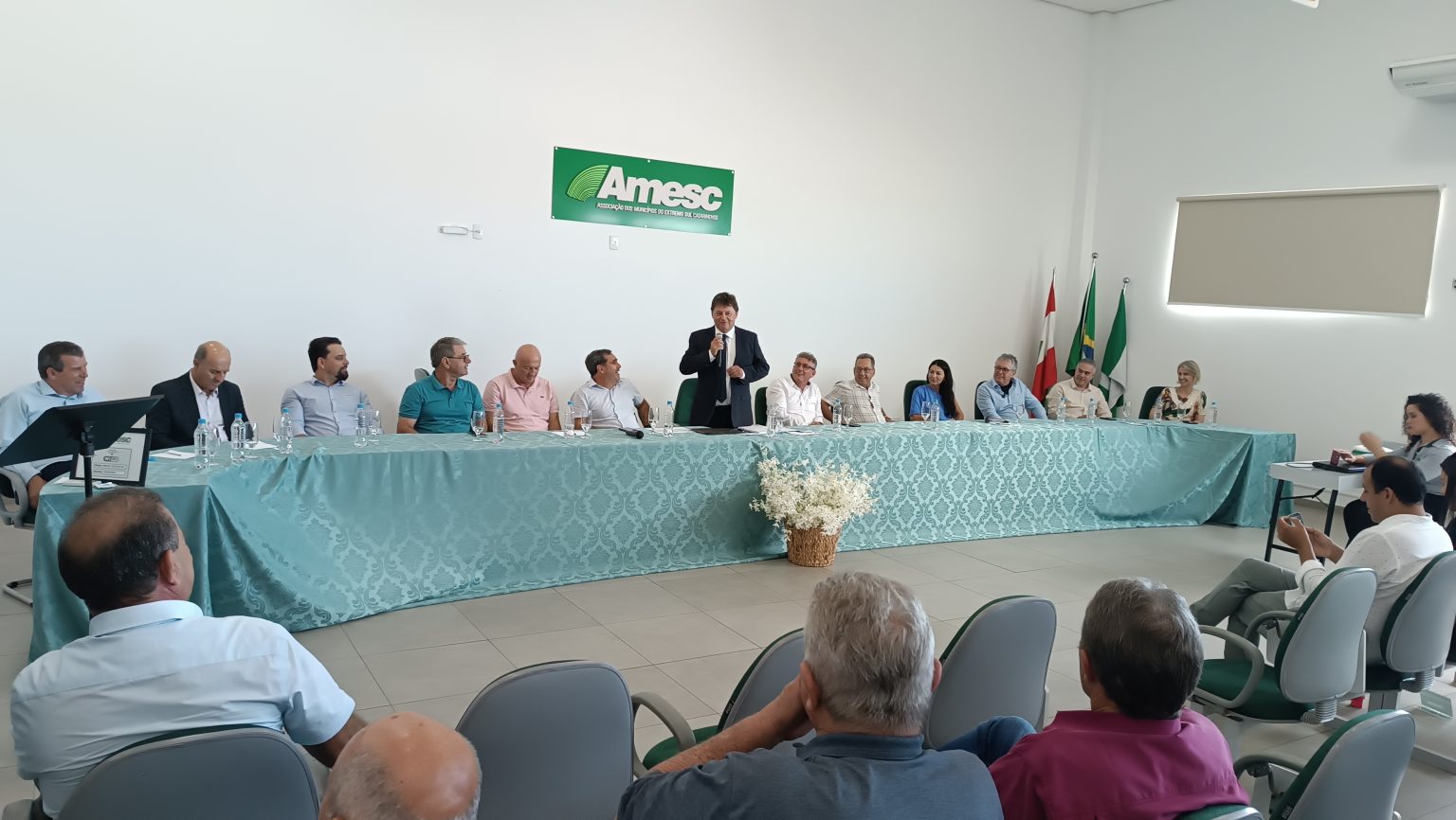 Prefeito de Morro Grande toma posse na presidência da AMESC