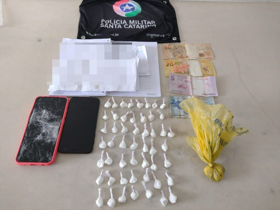 Em menos de 24h, PM prende dois casais e apreende mais de 100 porções de cocaína em Praia Grande