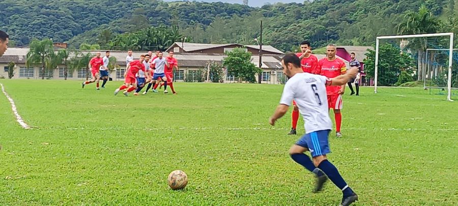 Torcida pega junto com o time, mas a vaga para a final na Copa AMESC ficou com Araranguá