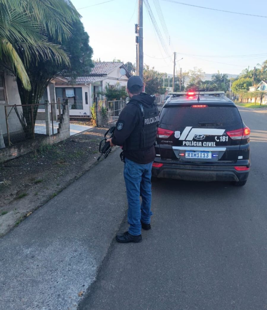 Polícia Civil de Jacinto Machado prende motorista do transporte escolar por estupro de vulnerável