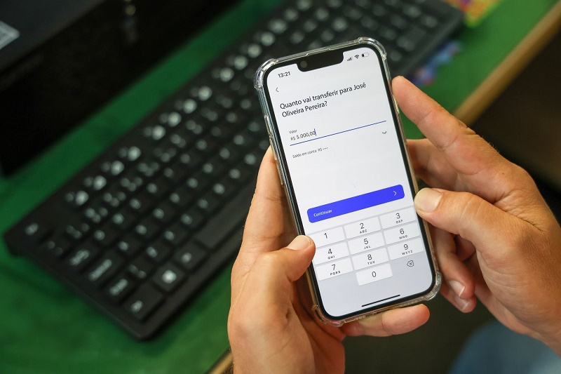 Receita Federal volta a negar taxação do Pix e alerta para golpes