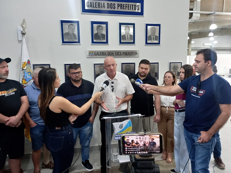 Em entrevista coletiva, prefeito Evandro anuncia cancelamento oficial da Arrancada de 2025