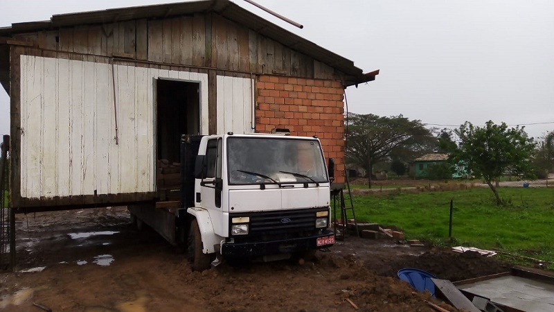 Como eles fazem isso: transportadores de casas, do Sul do Estado, explicam as técnicas adotadas