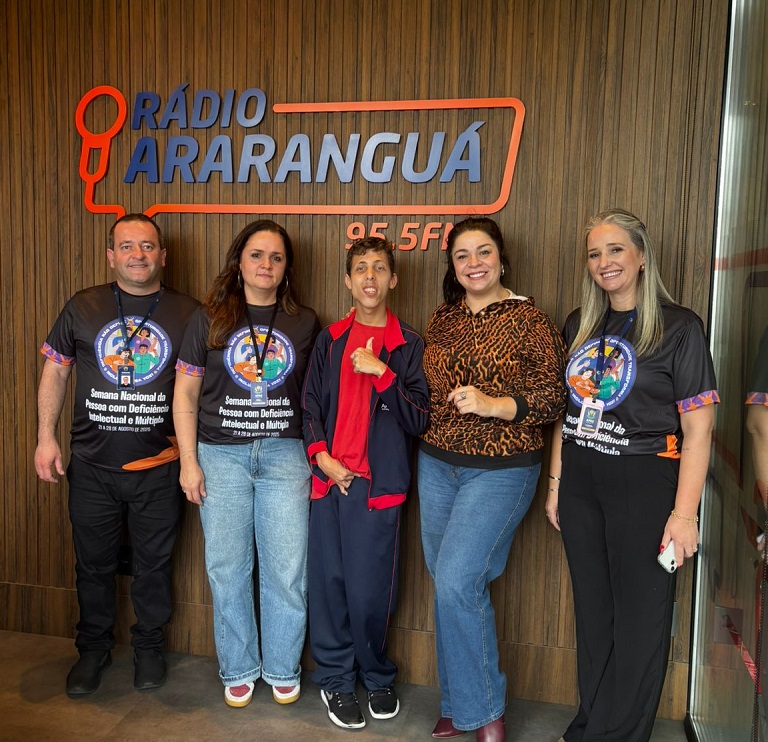 APAE de Araranguá abre Semana Nacional da Pessoa com Deficiência com o Dia do Abraço