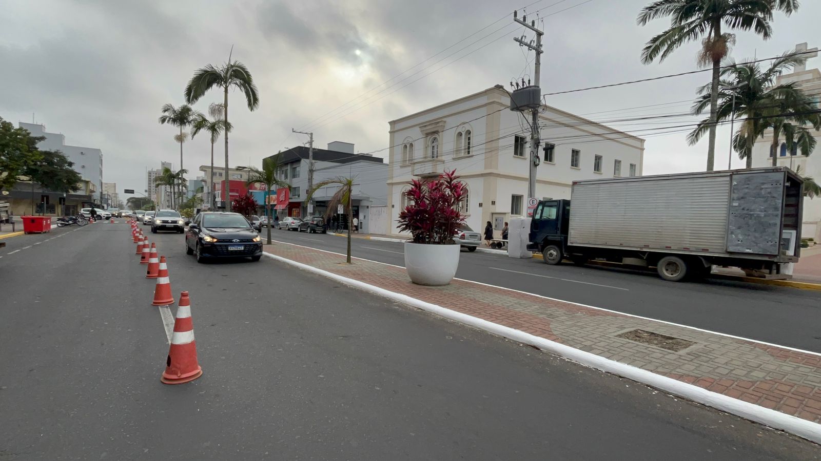 Preparativos para o desfile: Avenida Sete de Setembro tem trânsito parcialmente bloqueado (VÍDEO)