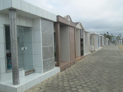 Cemitérios de Araranguá terão horário especial no feriado de Finados