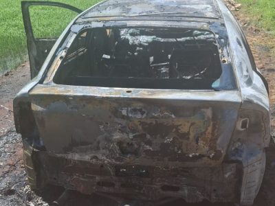 Dupla rouba posto de combustíveis em Forquilhinha e ateia fogo em veículo durante a fuga