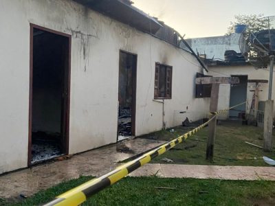 Incêndio atinge edícula com 100 metros quadrados em Balneário Gaivota