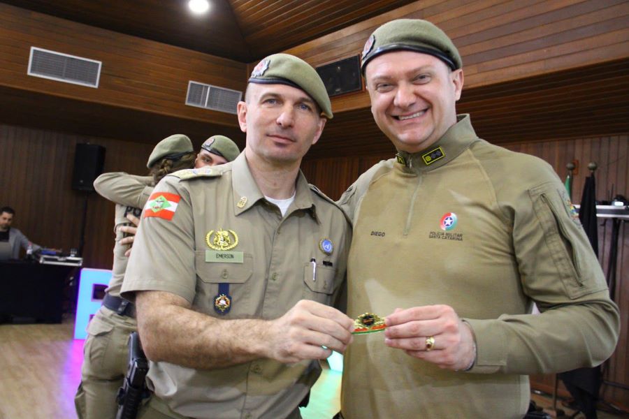 Subcomandante do 19º BPM conclui curso de instrutores do PROERD