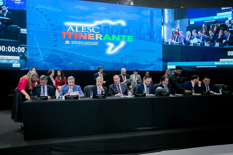 CCJ aprova veto a condenados por crimes sexuais em cargos públicos