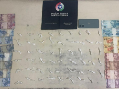 Polícia Militar apreende mais de 50 pedras de crack e aborda adolescente no Jardim Cibele