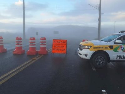 Serra do Rio do Rastro com trânsito totalmente interditado nesta quarta-feira à tarde
