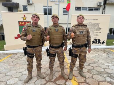 Policiais do 19º BPM concluem curso de operações policiais com cães da PMSC