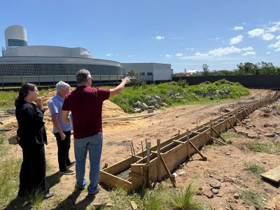 Presidente acompanha vistoria em obra de novo estacionamento da Câmara