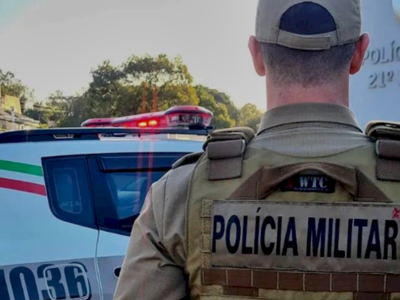 Pai com bebê no colo é preso após furto em atacado de Sombrio