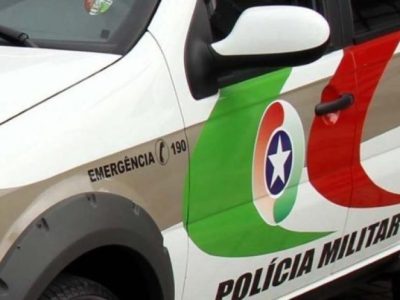 Polícia Militar prende homem que agrediu mulher com garrafada no interior de veículo no Mato Alto