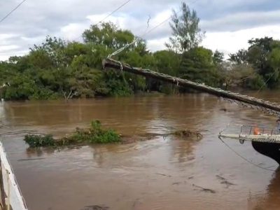 Por segurança, Defesa Civil de Araranguá fecha comporta para evitar que o rio invada o bairro Barranca