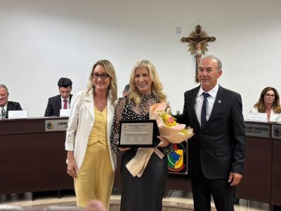 Secretária de Estado da Educação, Luciane Bisognin Ceretta, recebe Título de Cidadã Honorária de Turvo