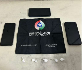 Dupla envolvida com o tráfico de drogas é presa no Arroio do Silva
