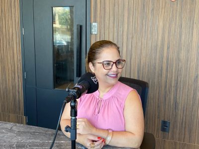 Secretária de Educação de Araranguá compartilha experiência em Londres e destaca avanços para a rede municipal