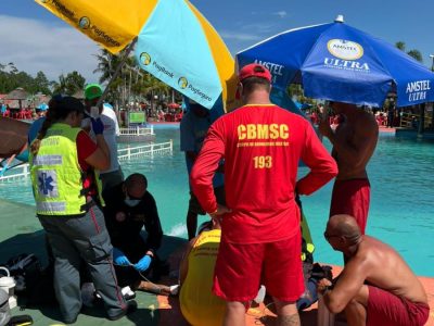 Mal súbito causa queda em piscina e mata funcionário de parque aquático em Araranguá